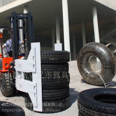 廣東佛山中德諾克叉車屬具 輪胎夾的專業搬運解決方案